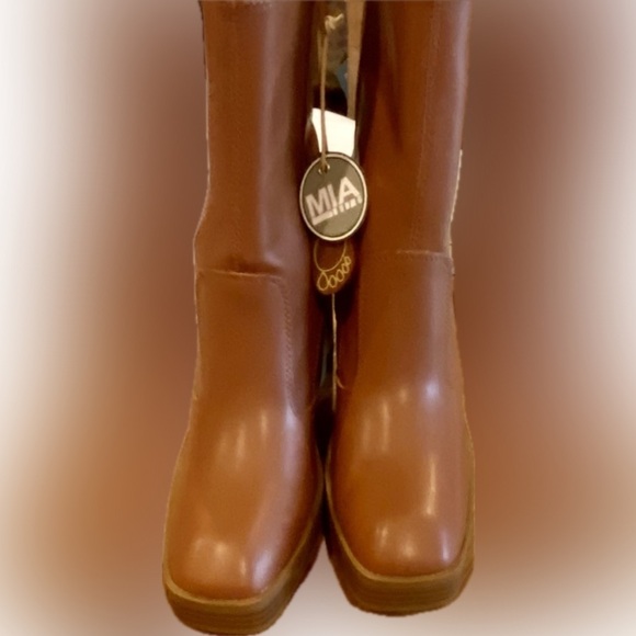 MIA Chic Modern High Heeled Boot w/ Zipper, Size: 8.5, Color: Cognac, BNIB - Picture 3 of 12